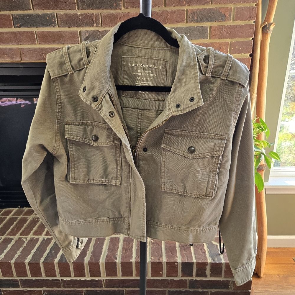 American Eagle Cropped green denim jacket. Size Medium